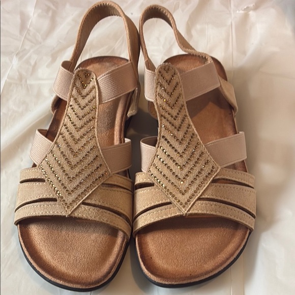 Elegant Beige Sandals - Picture 1 of 7